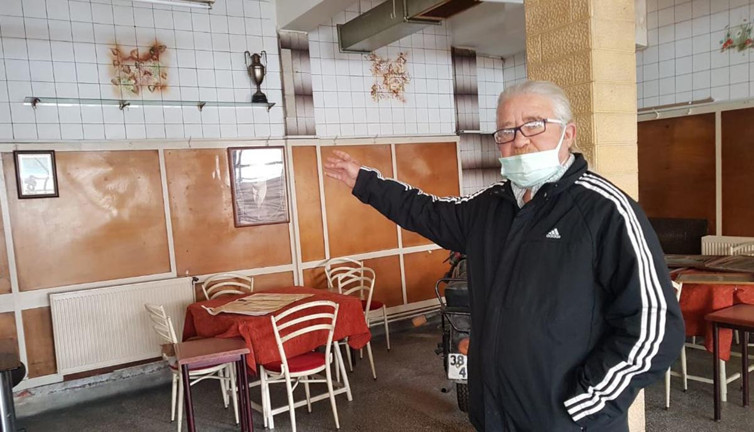 17 kupanın 16’sını çalıp neden bir tane bıraktılar. Futbol kulübü şokta. Manevi değeri var vicdansız hırsızlar