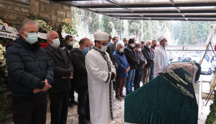 Hürriyet'in efsane ismi Seçkin Türesay son yolculuğuna uğurlandı