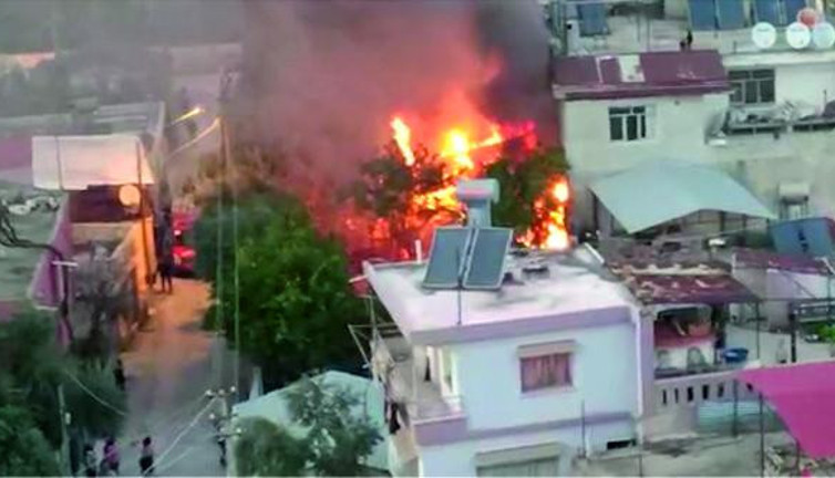 Marangozhanede çıkan yangın panik yarattı