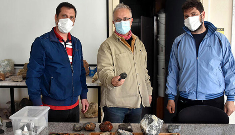 Yanmış taşın sırrını Türk profesör çözecek