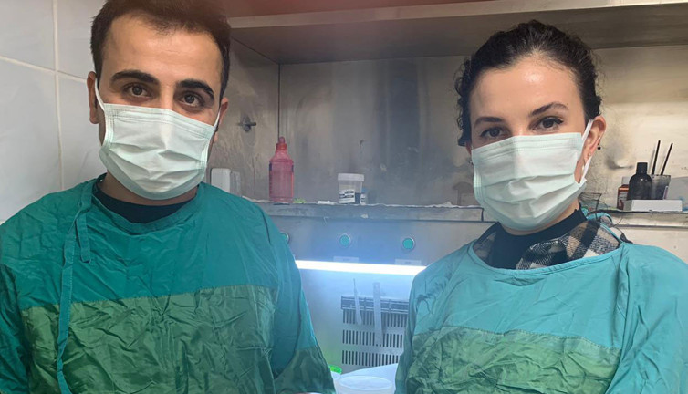 Ağrı şikayetiyle hastaneye gitti. Karnından çıkana doktorlar bile inanamadı