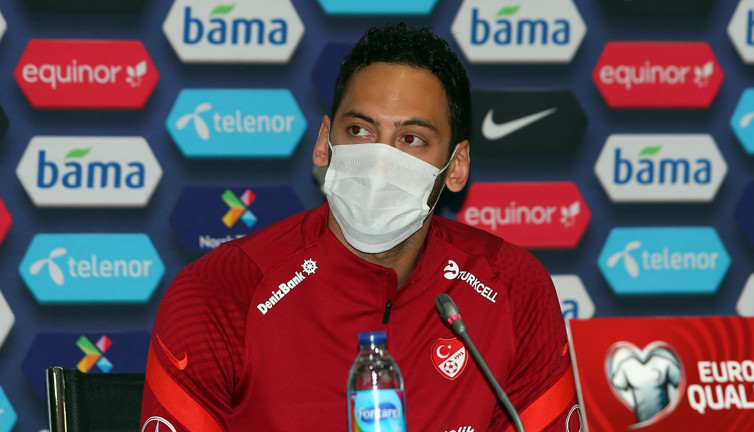 Hakan Çalhanoğlu'ndan zor soruya yanıt