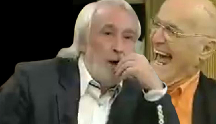 Müjdat Gezen anlatmıştı Hıncal Uluç kıkır kıkır gülmüştü. Bazen hiçbir şey unutulmuyor