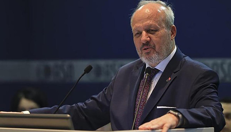 Sanayicilerin başındaki isimden iktidara yüksek faiz ve kur tepkisi. Bakanın olduğu toplantıda isyan etti