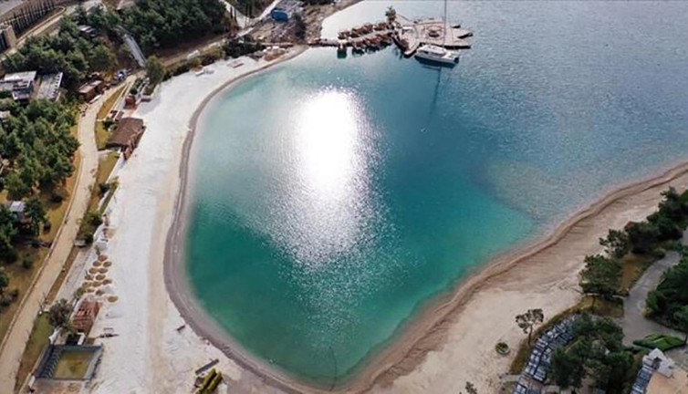 Bakan Kurum duyurdu. Bodrum'da plaja mermer ve kuvars tozu döken 2 işletmeye ceza