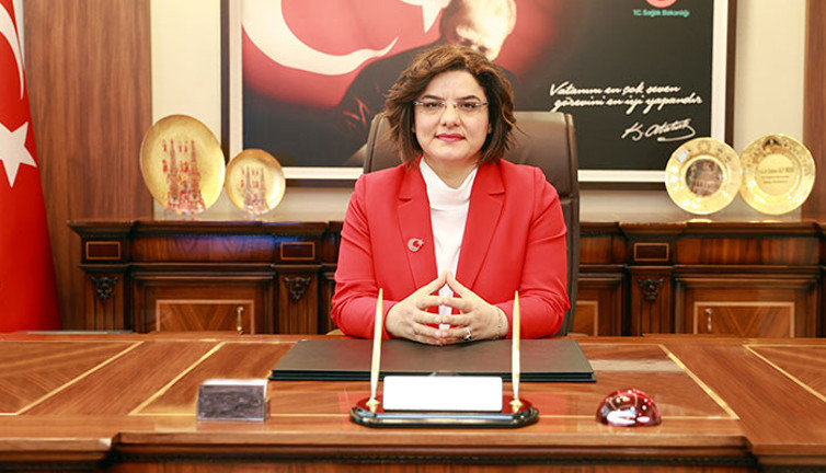 Bakan Koca’nın yardımcısı görevden alındı. Kabak Bakan Yardımcısı’nın başına patladı