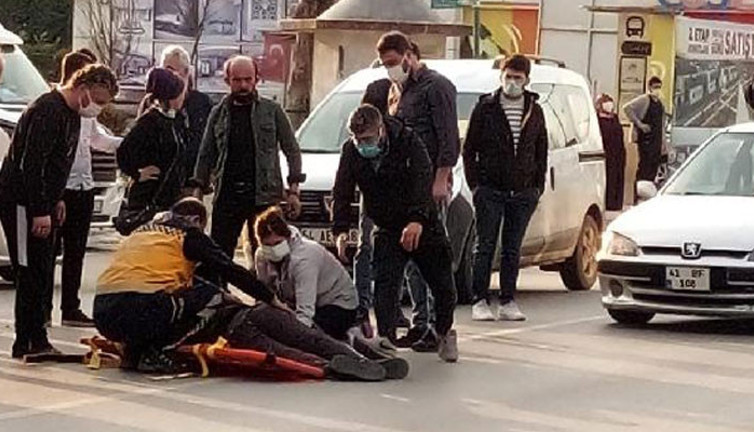 Otomobilin önüne atladı ölmeyince başka bir otomobilin önüne atladı