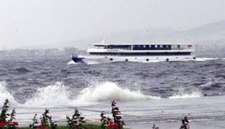 İzmir'de vapur seferleri durduruldu (06 Nisan 2021)