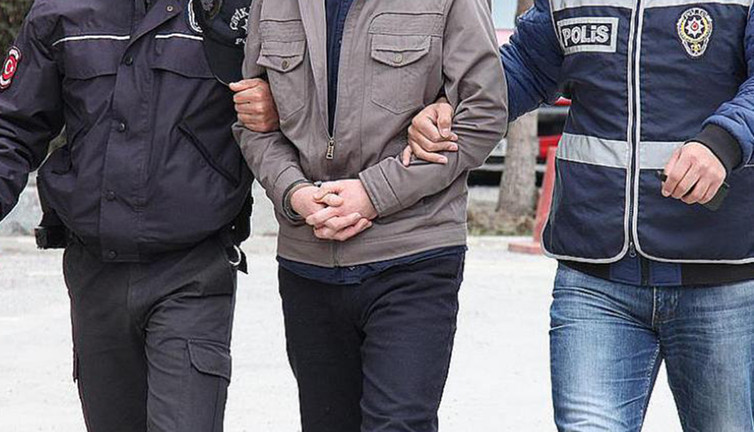 FETÖ şüphelisi sahte kimlikle yakalandı