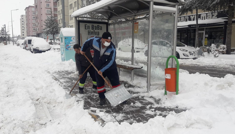 Nevşehir’de kar kalınlığı 42 cm olarak ölçüldü