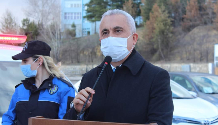 İki gündür vakaların hızla arttığı Kastamonu'da vali teşhisi koydu. İnsanların yüzde 60'ı amaçsızca geziyor