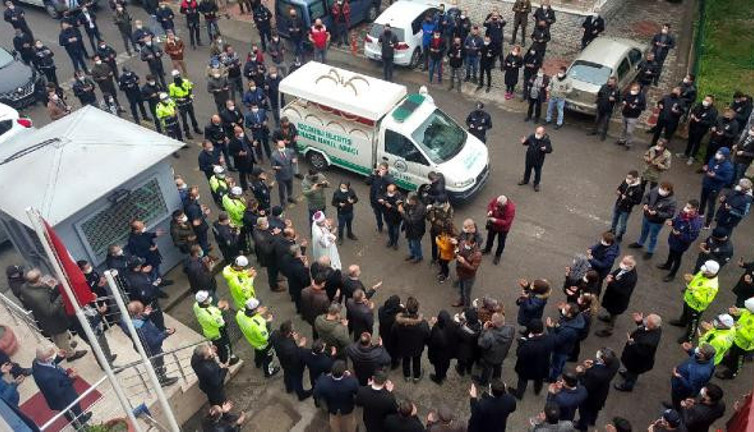 Koronaya yenik düşen polis memuru Mustafa Dönmez için tören