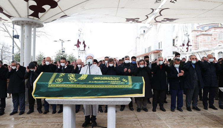 İSAV Başkanı Prof. Dr. Ali Özek, son yolculuğuna uğurlandı