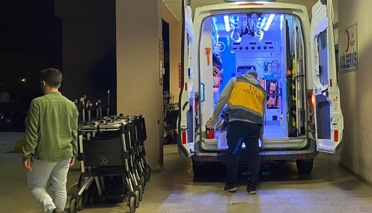 Filyasyon ekibi kaza yaptı. 3 yaralı