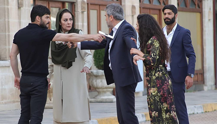 Hercai dizisi oyuncusu seti bastı. Bu sefer gerçek silahlar çekildi