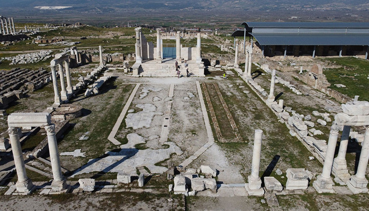 Ege'nin görkemli antik kentleri ziyaretçileri cezbediyor