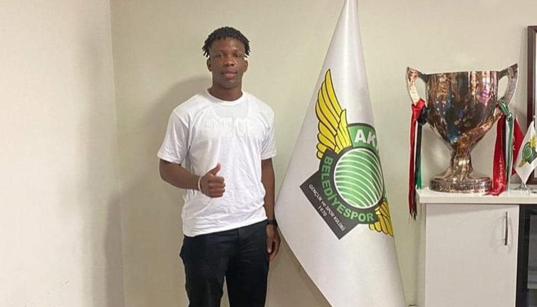 Akhisarspor'un hiç forma giymeyen transferiyle ilgili gündemi sarsacak detay