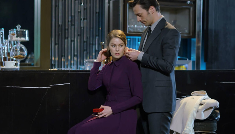 Kanal D'nin Camdaki Kız dizisinde Enis Arıkan yeni bölümlerin tüyosunu ağzından kaçırdı