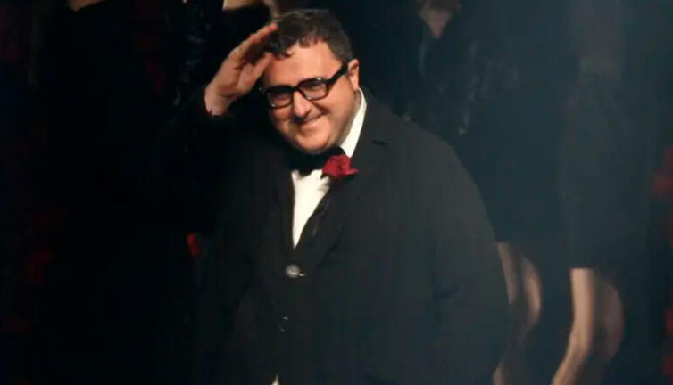 Ünlü modacı korona virüse yenik düştü