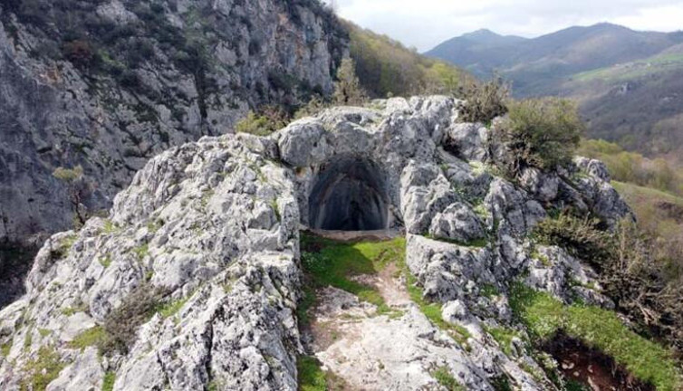 Köylüler tesadüfen buldu. 136 basamakla iniliyor. Müthiş keşif