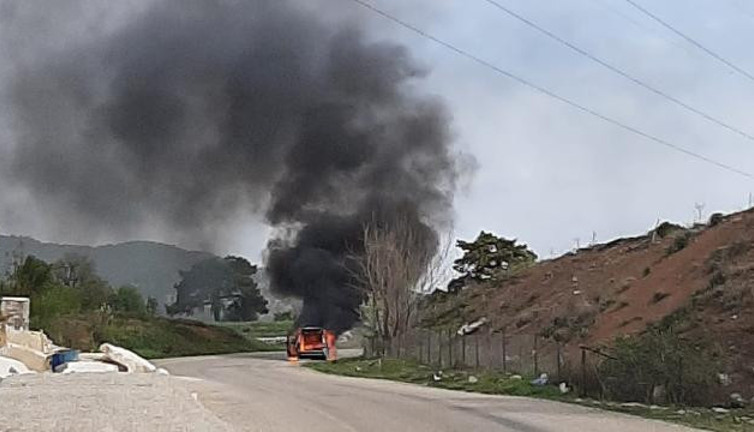 Filyasyon ekibinin aracı alev aldı