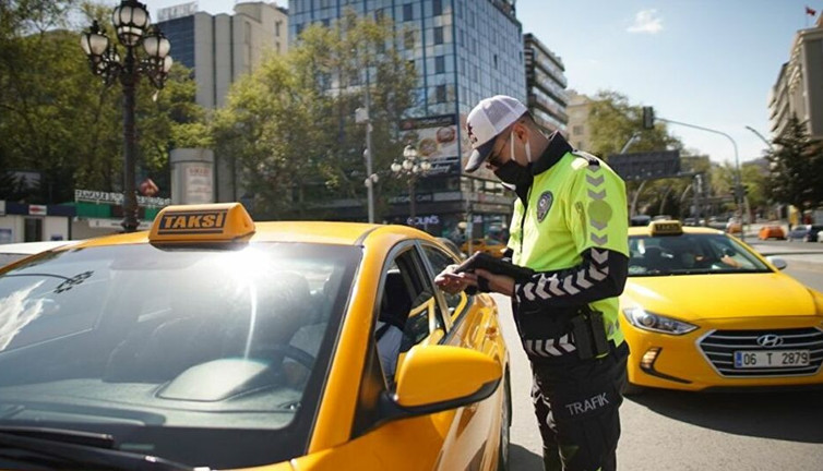 İş yerinden alınan çalışma izni belgelerinin süresi uzatıldı
