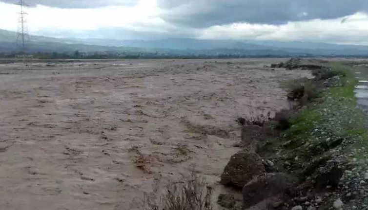 Tacikistan'da sel felaketi 7 can aldı