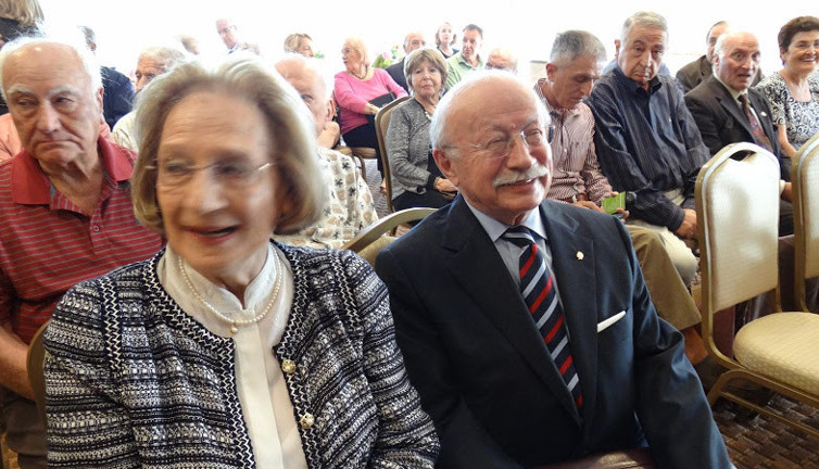 Oktay Ekşi’den eşi için ağlatan ilan. Okuyan herkes gözyaşlarına boğuldu