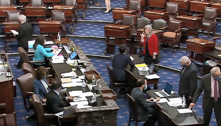 Bizi kıskanan ABD'de maskeye veda kutlaması