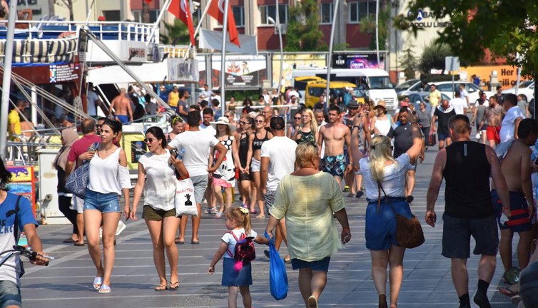 Alman turiste 6 bin yerli turiste 15 bin TL. Turizmde soygun var