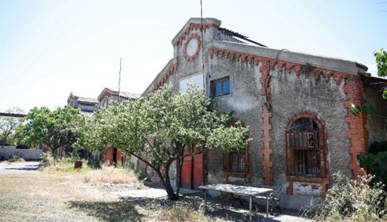 Tarihi bina 70 milyon lirayı verenin olacak. Osmanlı'nın ilkleri arasında yer alıyor