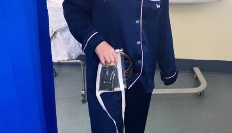 Her şey aşıyı olduktan sonra ortaya çıktı. Dört günde bir kan testi yaptırmak altı ay boyunca antibiyotik kullanmak zorunda