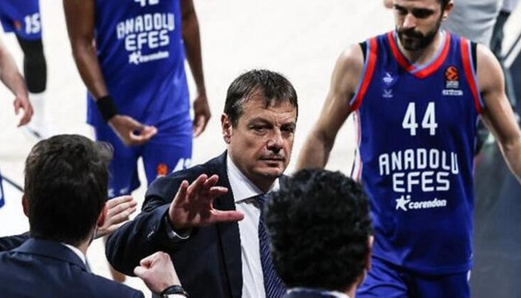 Almanya'dan ahlaksız skandal! Anadolu Efes sporcularının ailelerine vize verilmedi. İtalyan ve İspanyollara verdiler