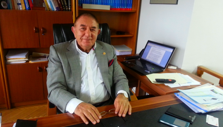 Ünlü ekonomist Esfender Korkmaz'dan ''Eyvah'' dedirtecek açıklama. Ödemeler zora girecek