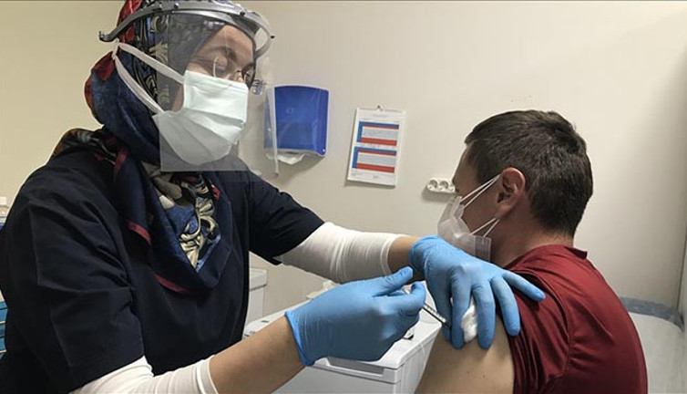 Antalya'da yapılan korona aşısı 1 milyon dozu aştı