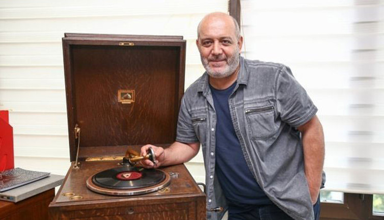 Ünlü müzik yapımcısı yaşamını yitirdi