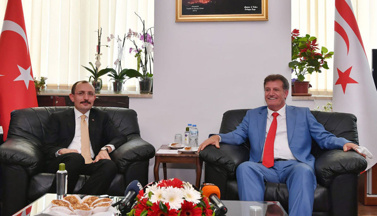 Ticaret Bakanı Muş KKTC'de Cumhurbaşkanı ile görüştü