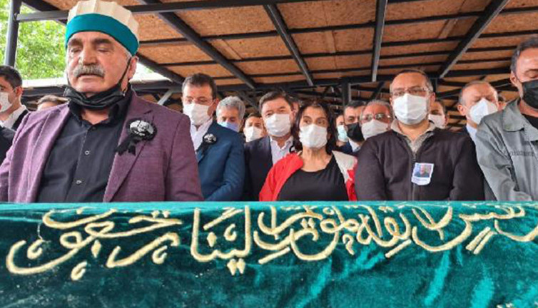 Ünlü müzik yapımcısı son yolculuğuna uğurlanıyor