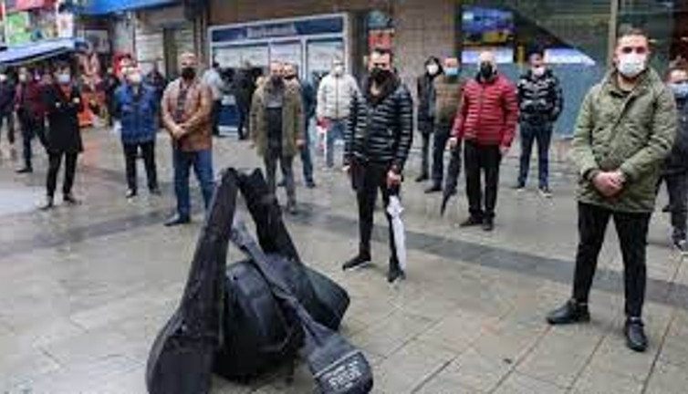 Güler misin ağlar mısın, çalışmalarına izin verilmeyen Müzisyenler aşı listesine alındı