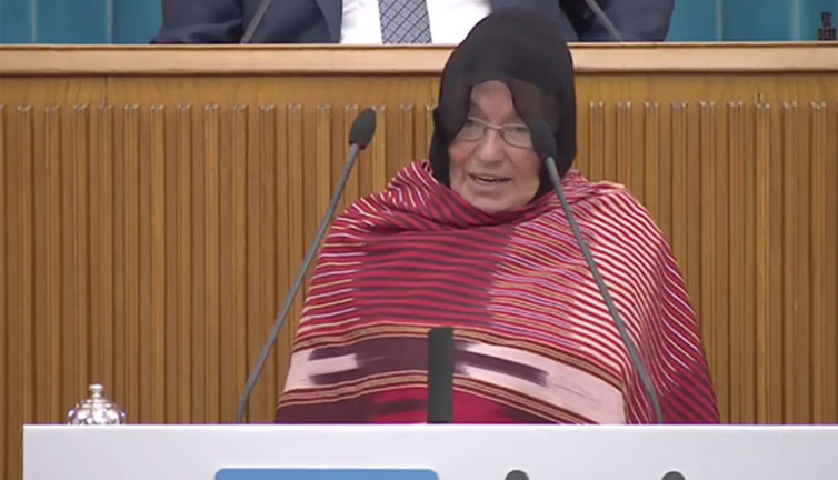 İkizdereli Ayşe teyze konuştu İYİ Partililer çılgınca alkışladı