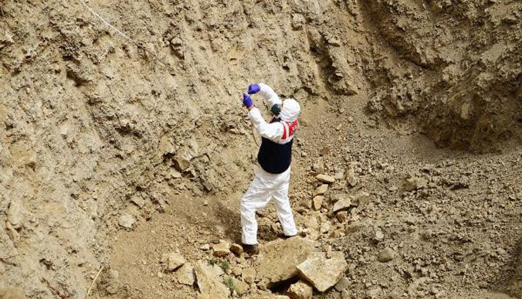 AFAD görevlisiyiz diyerek kaçak kazı yapan 11 kişiye gözaltı