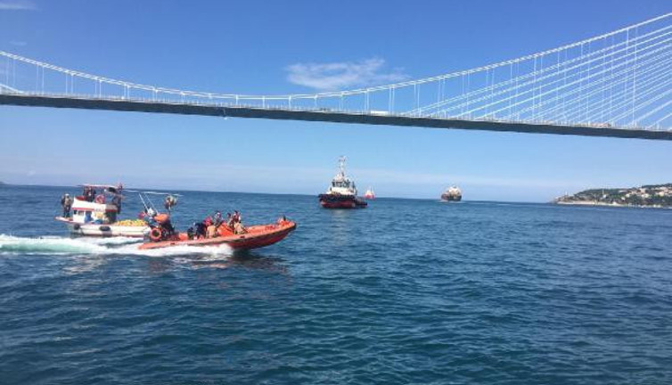 İstanbul Boğazı'nda facia balıkçı teknesiyle gemi çarpıştı