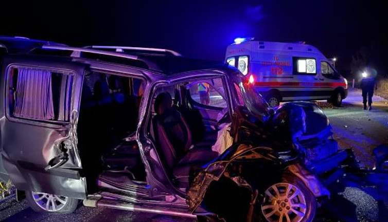 Hatalı sollama can aldı 1 ölü, 4 ağır yaralı