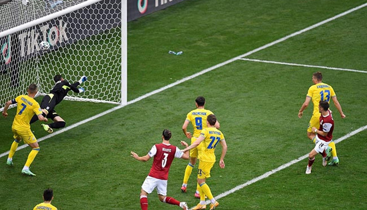 Avusturya son 16 biletini tek golle aldı