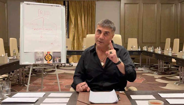 Retorik mentoru Oğuz Benlioğlu, Sedat Peker'in beden dilini analiz etti