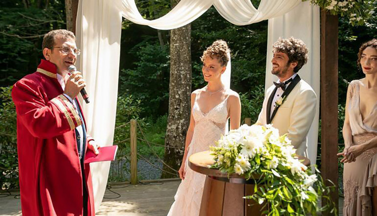 Ünlü oyuncu hayatının imzasını attı