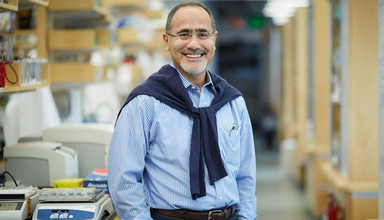 Harvardlı Türk Profesör iki doz aşı olanların acilen yapması gerekeni açıkladı