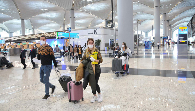 Korona testlerindeki büyük oyun ortaya çıktı. Turist işte bu belgeyle Türkiye’ye rahat rahat gelebiliyor