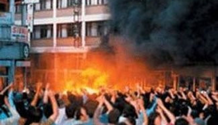 AKP'li belediyeden Madımak Katliamı kararı. Kutlama yapacaklar