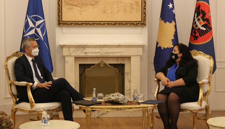 NATO Genel Sekreteri Stoltenberg, Kosova Cumhurbaşkanı Osmani ile görüştü